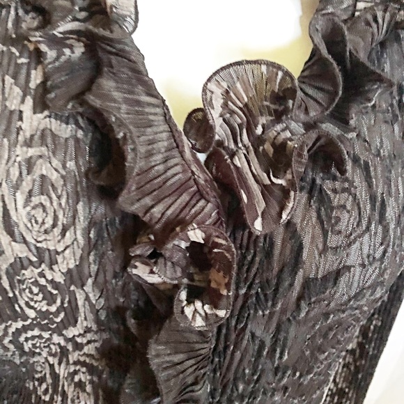 AMANDA Collection Ruffled Blouse - Picture 2 of 6